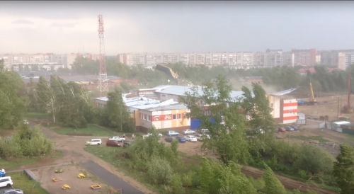 Ураган в Северске сорвал крышу с Лас-Вегаса!